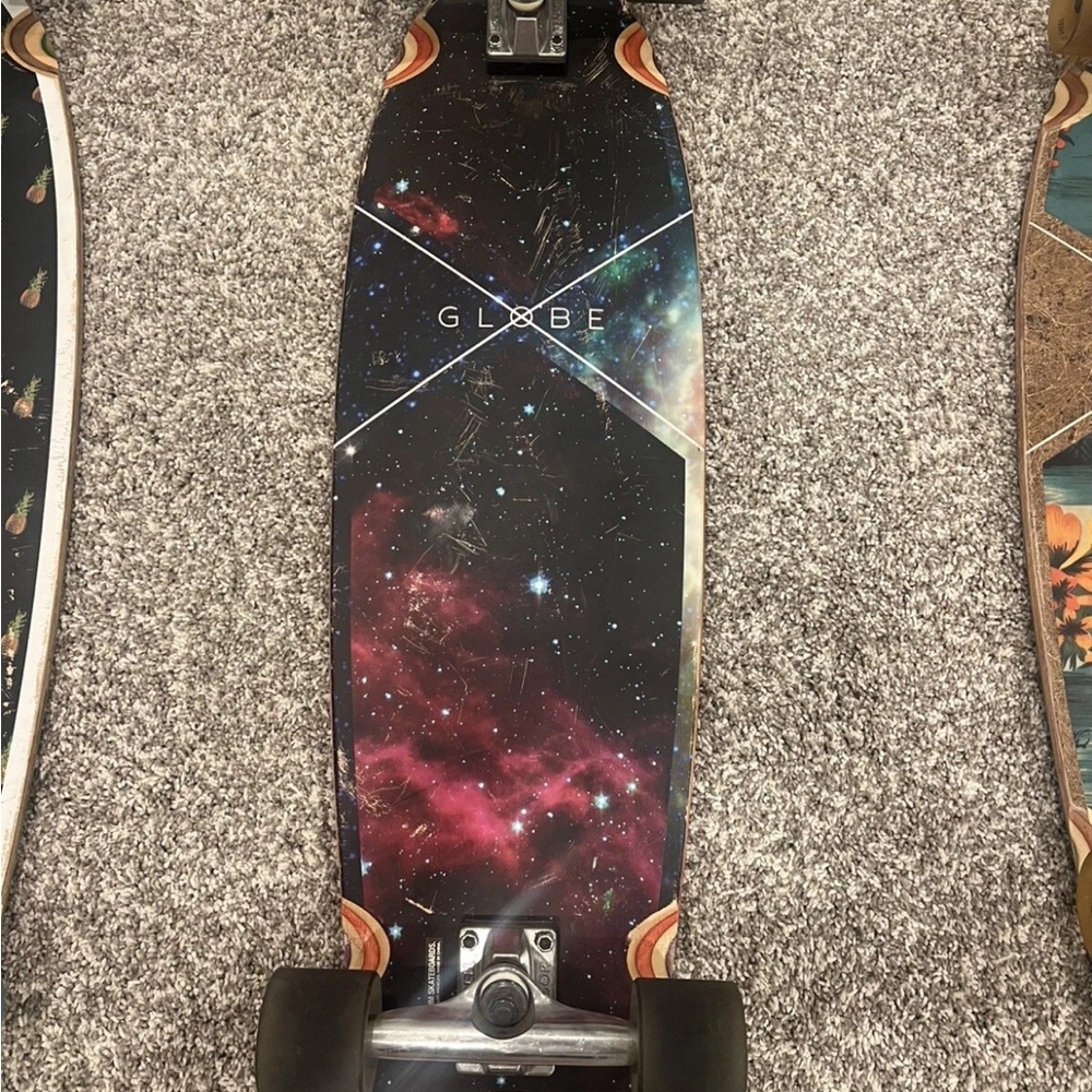 Globe Skateboard Cruisers Complete Chromantic  9.5" x 33" Limited Editions